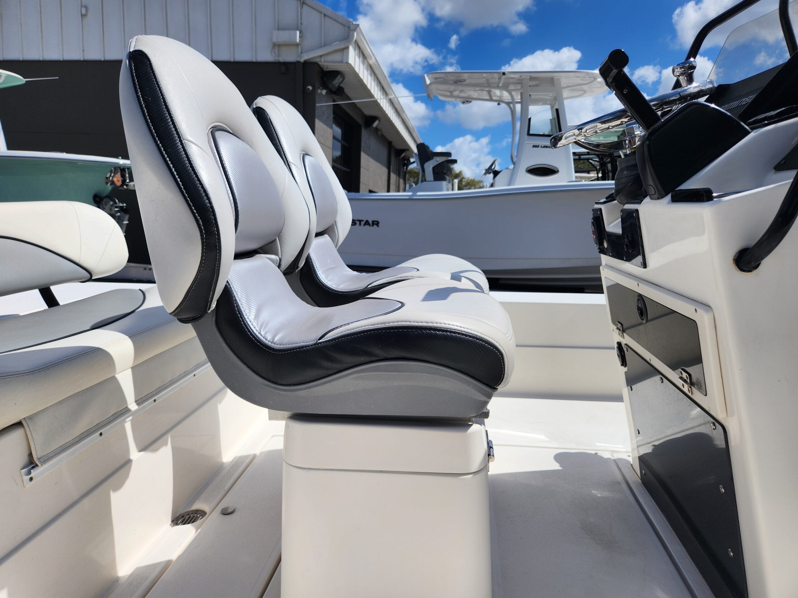 Leaning Post Seating