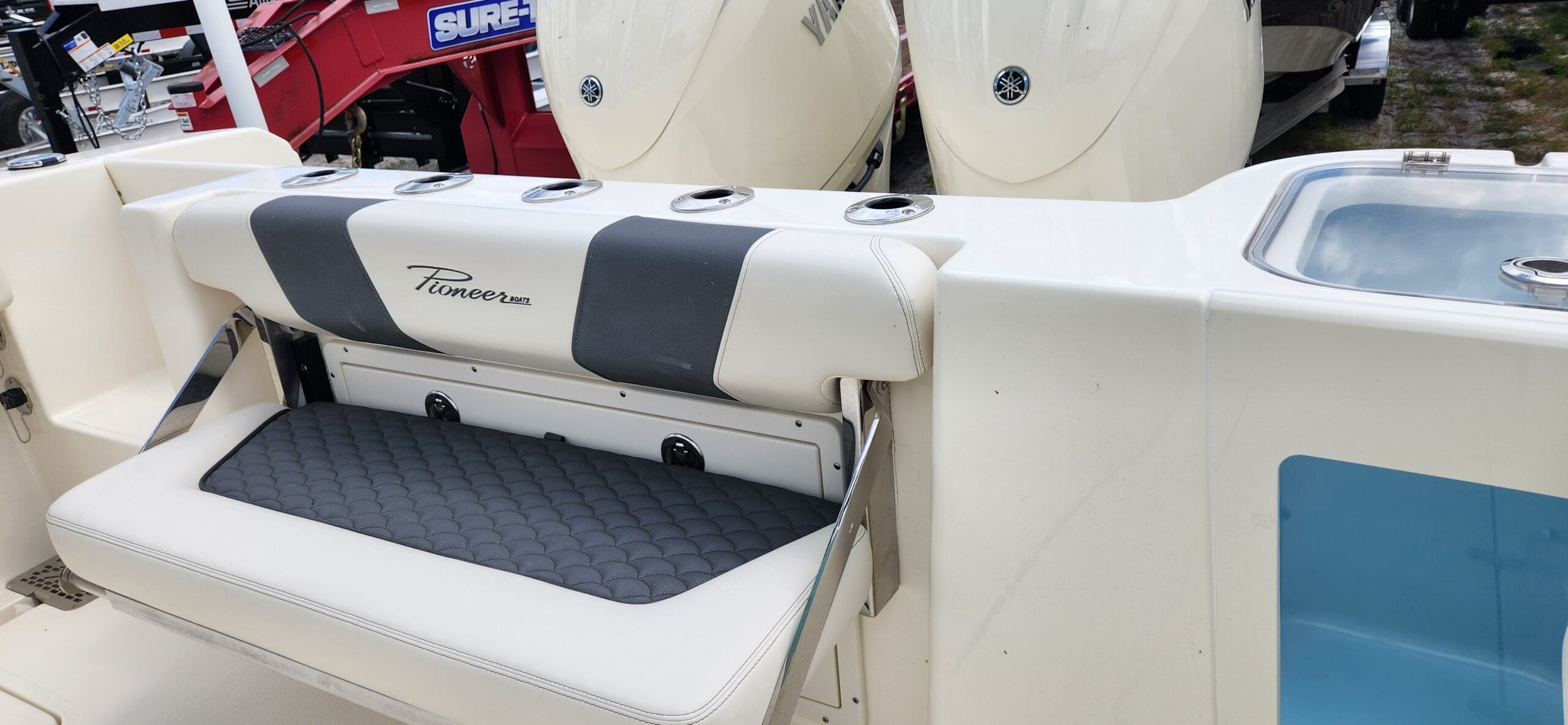 Transom Seating