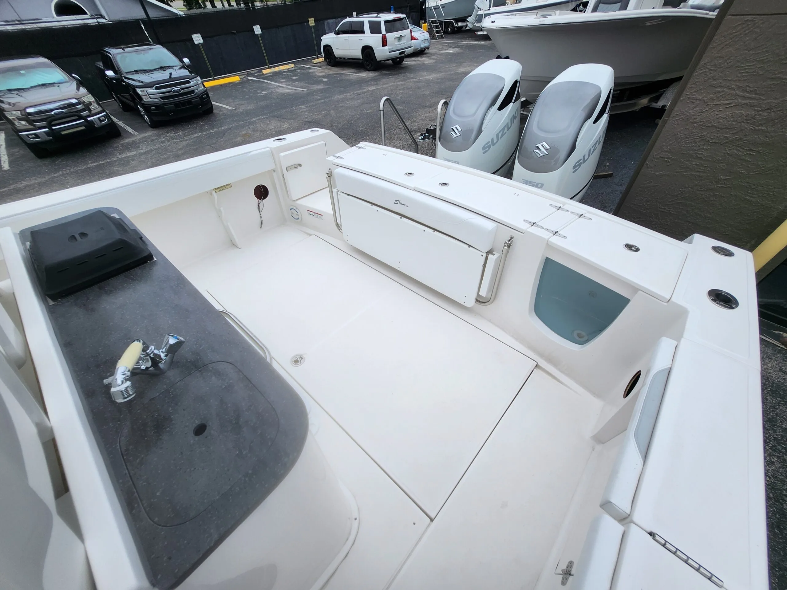 2023 Stamas 33T Avenue center console for sale in Orlando, Florida — photo 7