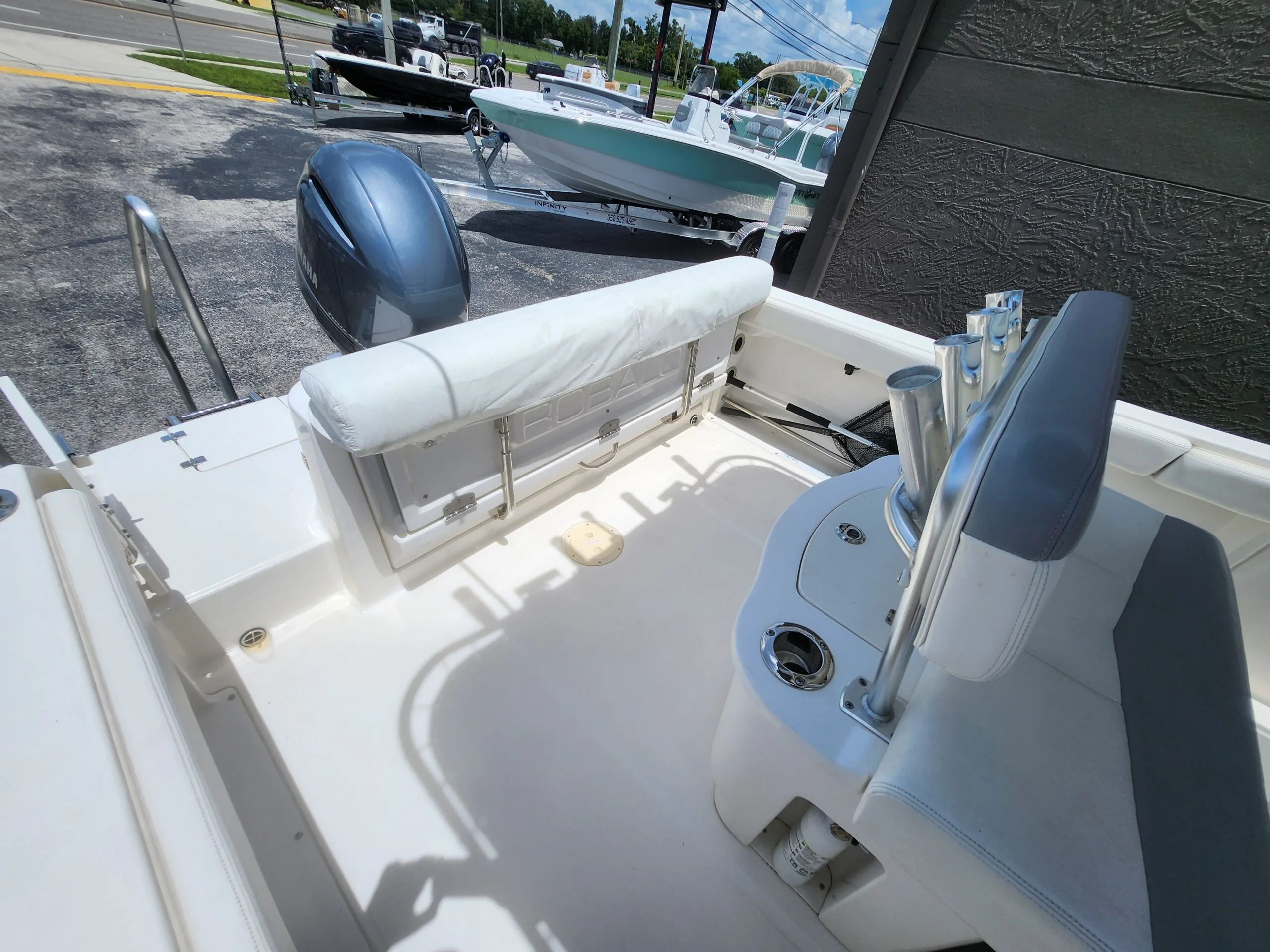 2022 Robalo R222 center console for sale in Orlando, Florida — photo 5